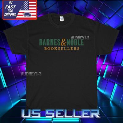 НОВАЯ ФУТБОЛКА С ЛОГОТИПОМ КНИЖНОГО МАГАЗИНА BARNES and NOBLE УНИСЕКС СМЕШНАЯ АМЕРИКАНСКИЙ РАЗМЕР США S-5XL
