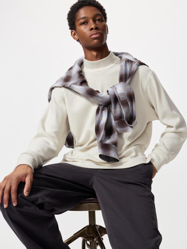 Uniqlo Футболка с воротником-стойкой SofT KniT Fleece Smoke