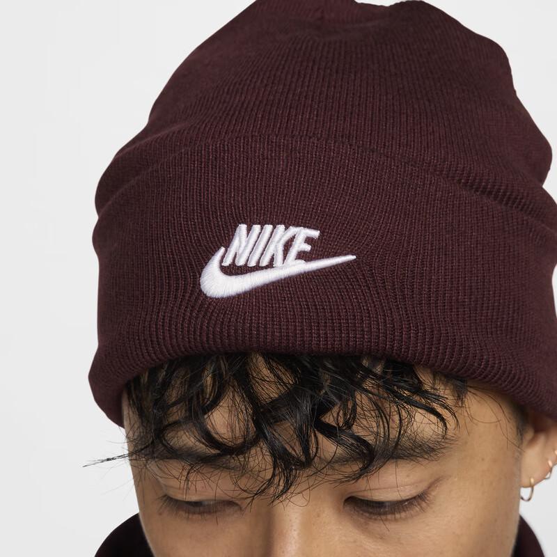 Nike Шапка-бини с козырьком TC Sport Hat