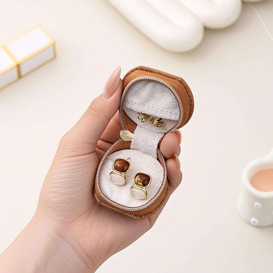 1pc Mini Jewelry Box Portable Travel Bag Pendant Earring Ring Jewelry Storage Box Circle Leather Hand-held Bag Jewelry Organizer