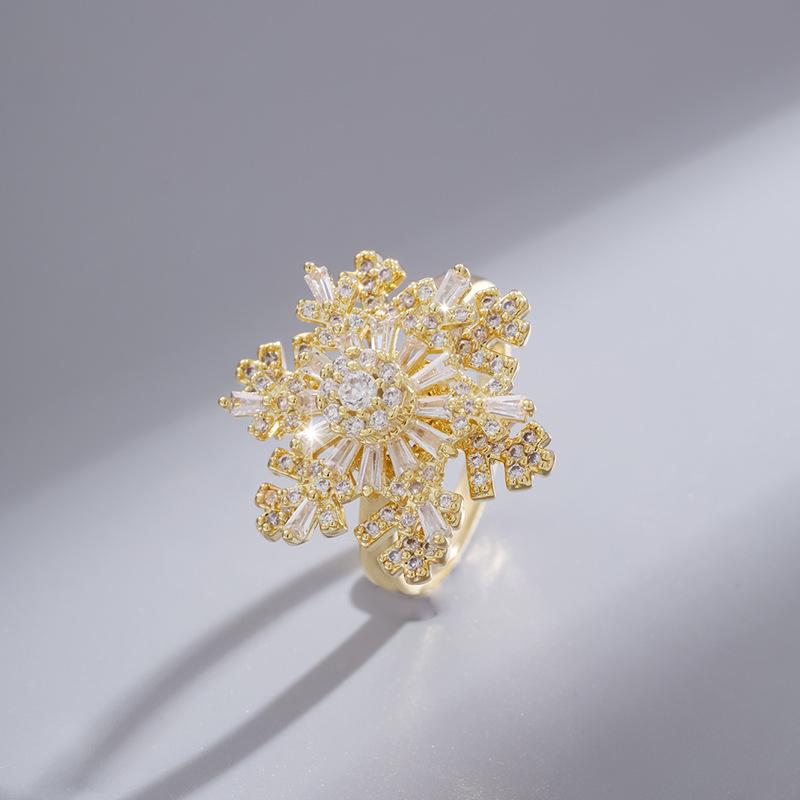 Snowflake Rotatable Rings for Women Fashion Luxury Crystal Anti Stress Anxiety Zircon Adjustable Ring Christmas Jewelry Gifts
