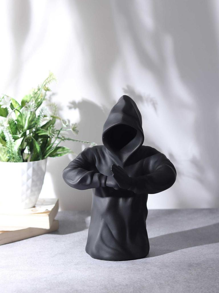 Hooded Warrior in Black | 15 x 13 x 23 cm