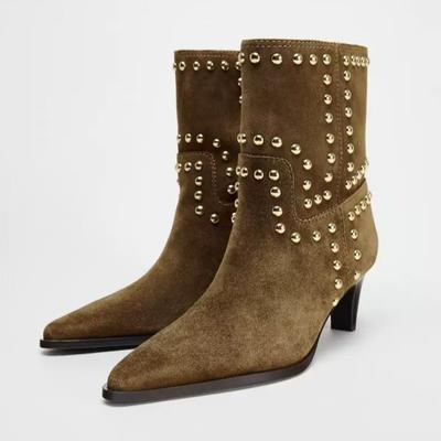 2025 Осень и Зима Мода с заклепками Ботильоны челси на высоком каблуке Заостренные и телесные ботильоны Высокие каблуки Шпилька Вестерн ботинки