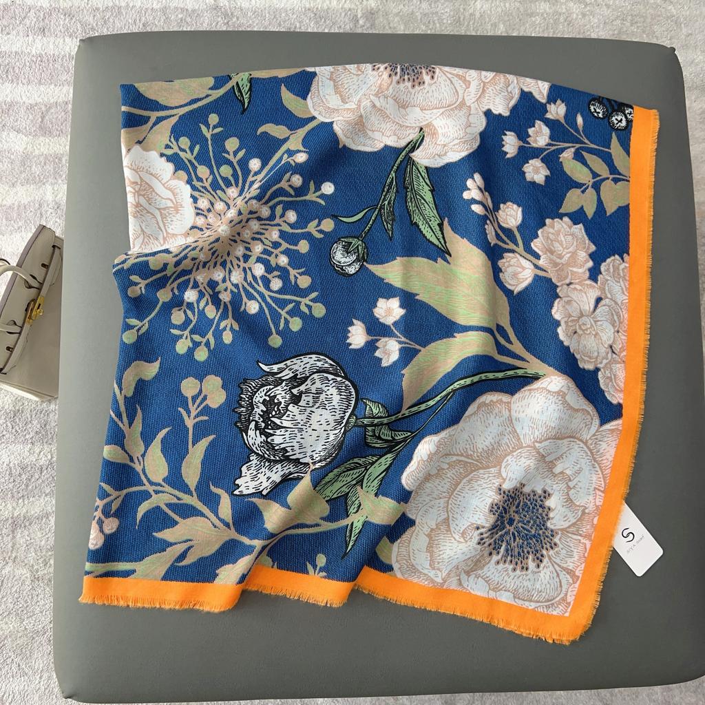 Autumn and Winter New Loose Beard Printing Large Square Scarf High-end Temperament Decorative Shawl Warm Fashion Scarf Beach Towel