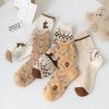 Женские носки с рисунком кролика из мультфильма Японские милые носки Kawaii Женские тисненые цветочные носки Harajuku Retro Streetwear Средняя длина носки