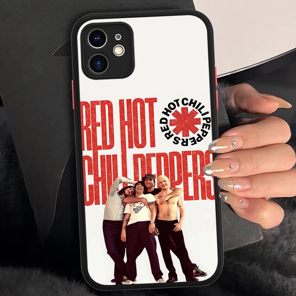 Матовый защитный чехол для iPhone 16 15 14 13 12 11 Pro Max X XS MAX с изображением группы Red Hot Chili P-Peppers