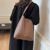 Большая вместительная сумка женская новая осенне-зимняя мода 2024 года, широкополосная простая повседневная сумка-ведро, корейская версия, сумка-мессенджер через плечо