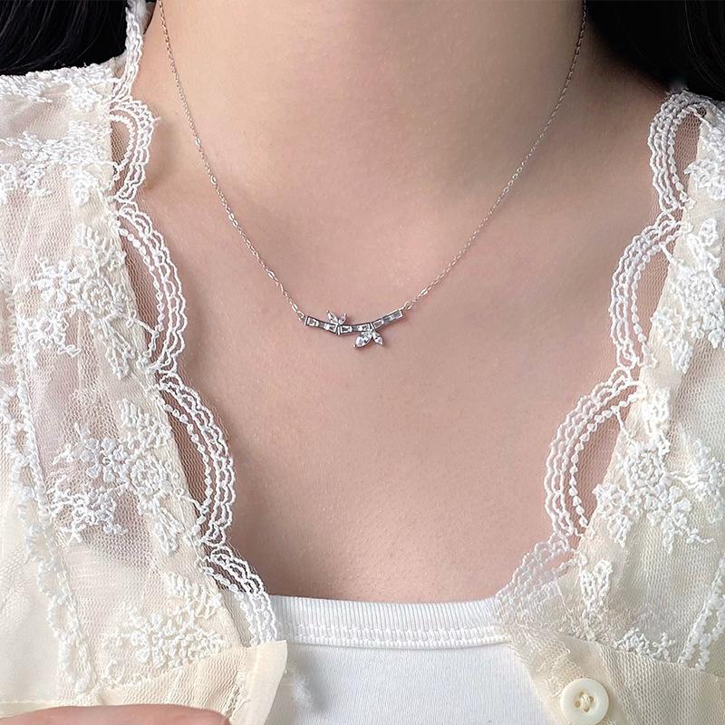 Маленькое и роскошное высококачественное ожерелье из бамбуковых листьев для женщин, универсальная цепочка на ключицу