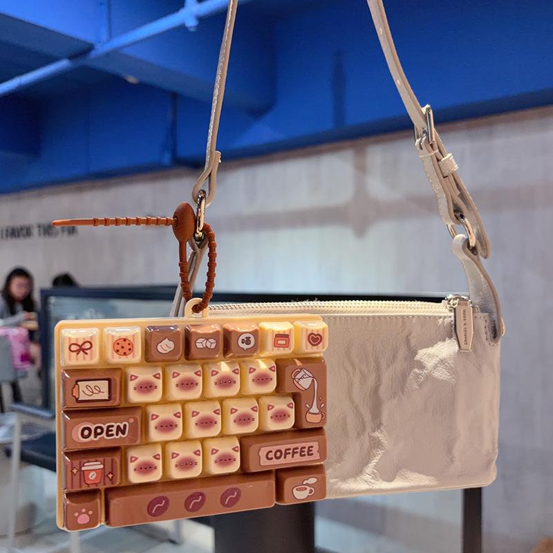 Kawaii Cat Pudding Decompression 26-Key Keyboard Cartoon Fidget Clicker Backpack Pendant for Girls Bag Accessories