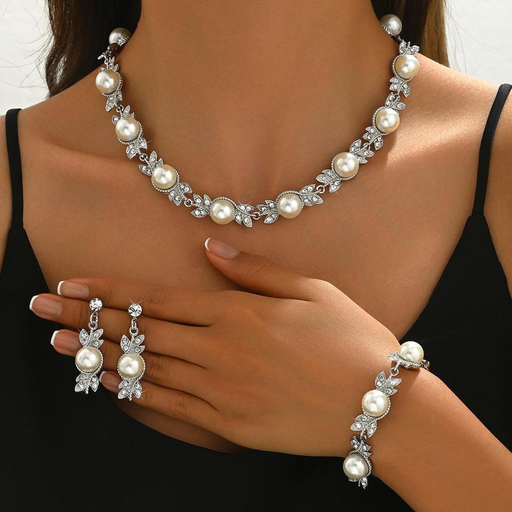 Retro Pearl Jewelry Set: Necklace, Earrings & Bracelet for Bridal Accessories