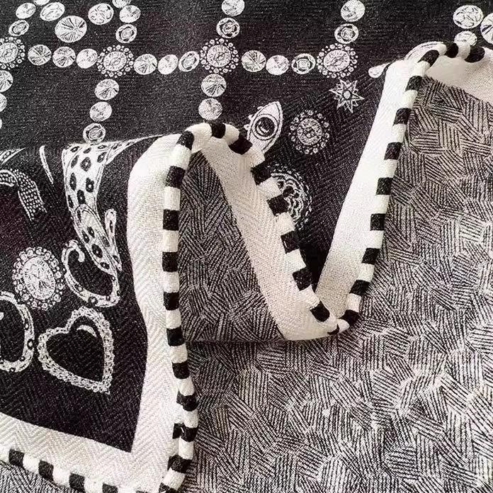 Korean Xiaoxiangfeng fashion silk wool square scarf women's 1116 autumn and winter new warm and cold scarf shawl