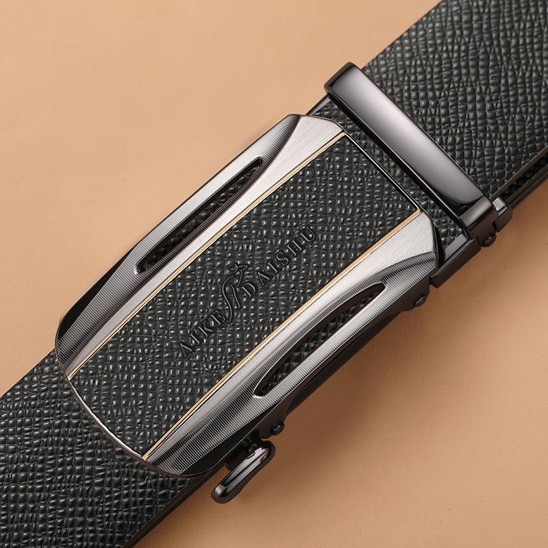 Мужской новый ремень из натуральной кожи  Модный и универсальный деловой кожаный ремень с автоматической пряжкой  Простой джинсовый ремень для людей среднего и молодого возраста