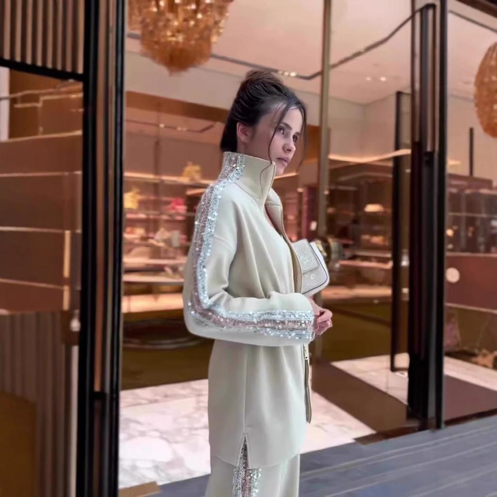 2025 Модный комплект из двух предметов: топ с широкими штанинами и укороченным топом