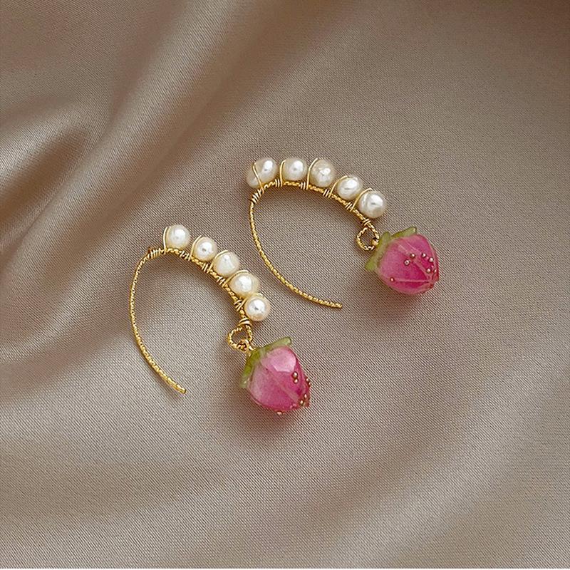 Серьги-гвоздики из стерлингового серебра S925 с жемчугом и клубникой - Модные простые и элегантные высококачественные модные аксессуары 2023