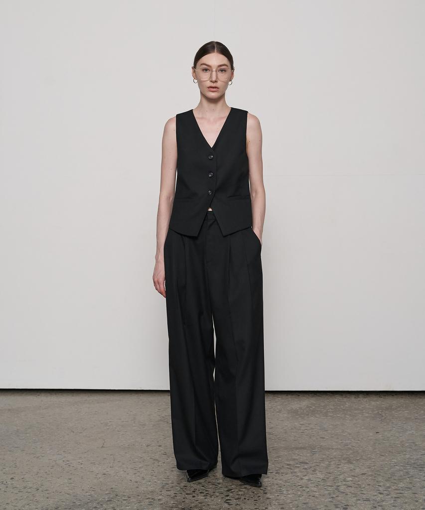 FROMWHERE Wool Wide Pleated Trousers Black