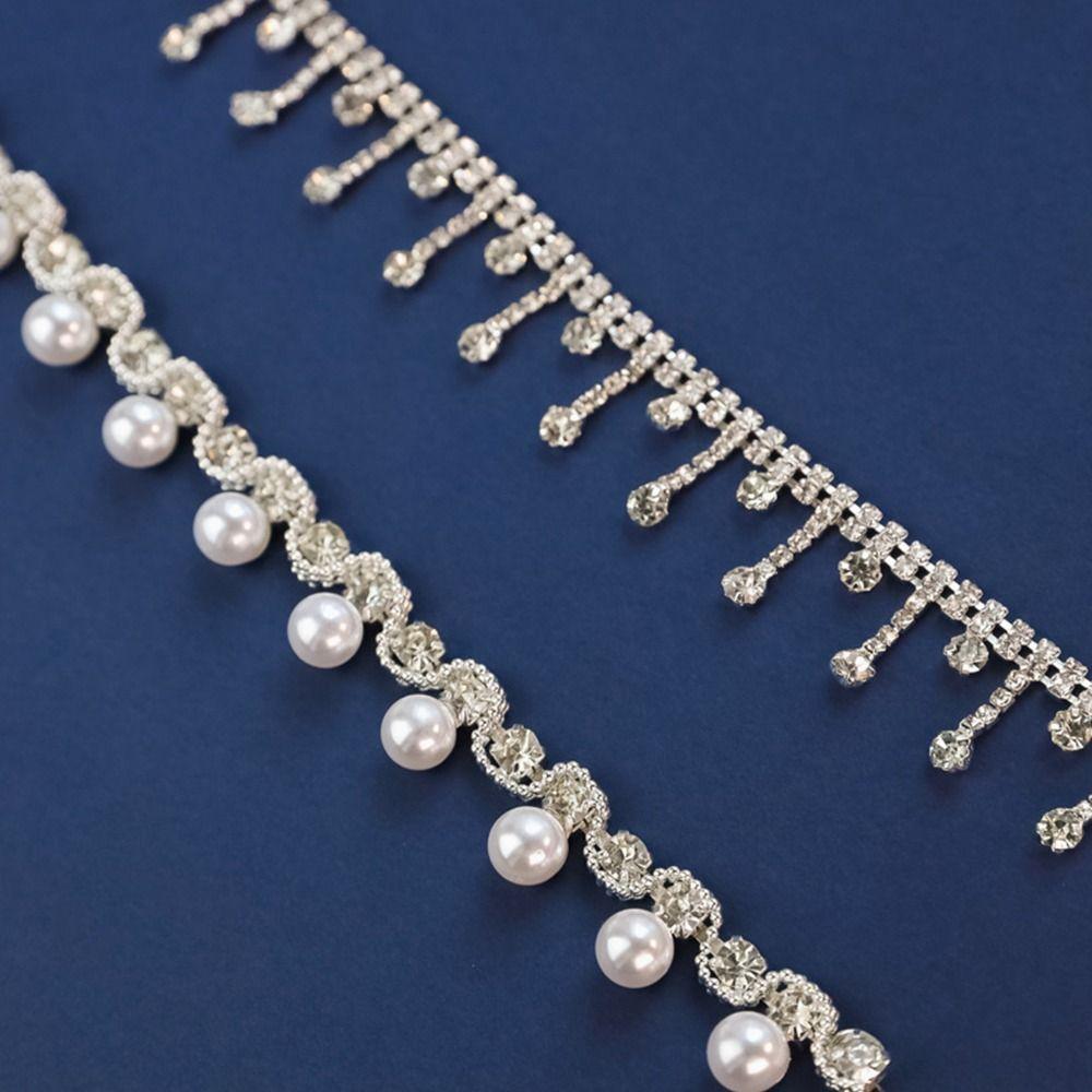 Товары Товары для кошек Регулируемое жемчужное ожерелье Ошейник с жемчугом для домашних животных Украшения для кошек Колокольчик для собак со стразами