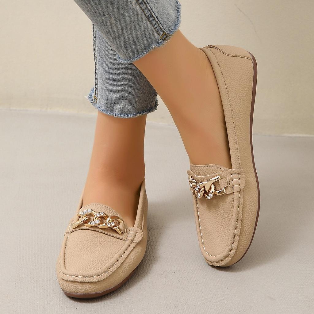 Flat-bottomed Casual Single Shoes, Loafers, Shallow-mouth Doudou Shoes, Women's 2024 New Fashion Metal Chain, Large-size Mother Shoes.