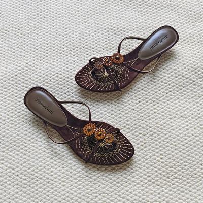 2025 новый ретро котенок и шлепанцы женская летняя одежда открытый носок сексуальные сандалии стразы на носке холодные тапочки