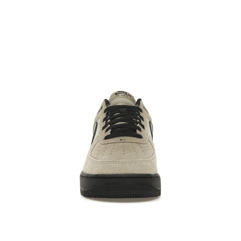 Nike Кроссовки Air Force 1 07 LV8 Desert Khaki Unisex, светло-коричневые, светло-коричневые, отражающие, серебристые HV6526-200