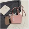 High-end Fashion Portable Bucket Bag Women's 2025 New Versatile Simple Crossbody Bag Trendy Shoulder Bag