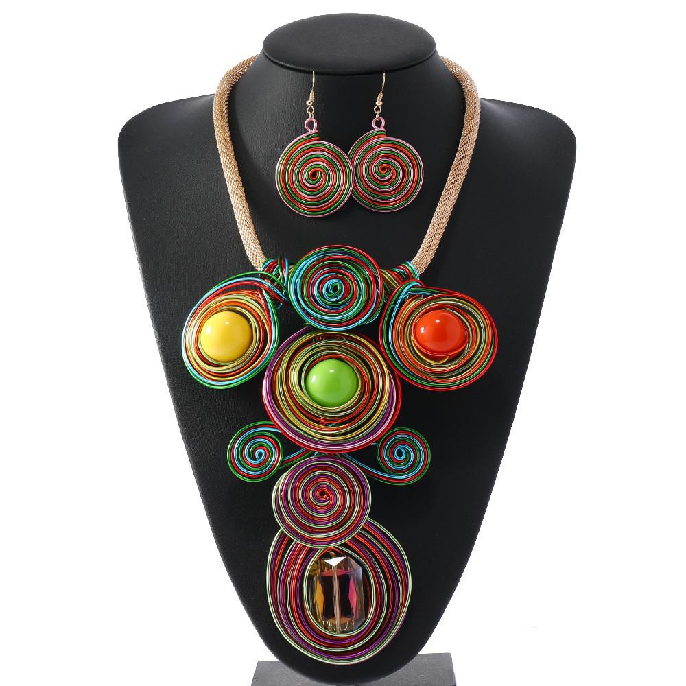 Set Stylish Jewelry With Crystals And Natureinspired Flower Motifs For Men Women And