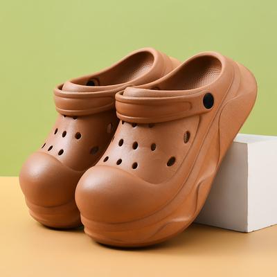 Женские шлепанцы на толстой подошве с отверстиями, для улицы, увеличивающие рост, новая модная нескользящая обувь с закрытым носком, крутые женские летние тапочки