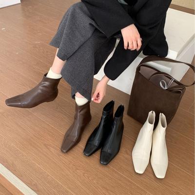 2025 осень и зима новая квадратная голова замша тонкий низкий голенище Мартин модные короткие толстый каблук модные короткие ботинки