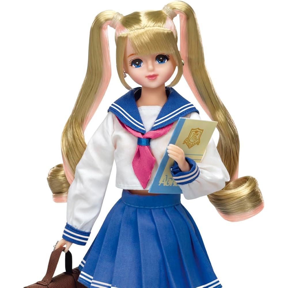 Takara Tomy Licca Doll with Dress-Up Accessories for Role Play Toys Ages 3 and Up