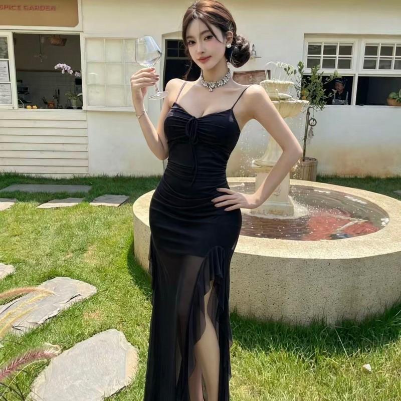 Elegant Long Sleeveless Mesh Dress With Ruffle Hem V-Neck High-Waisted Fit Party Evening Wear