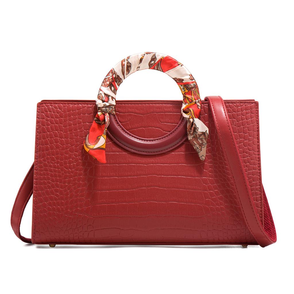 Unique red wedding bag for women 2024 new model, high-end crossbody large-capacity bridal bag, handbag for weddings
