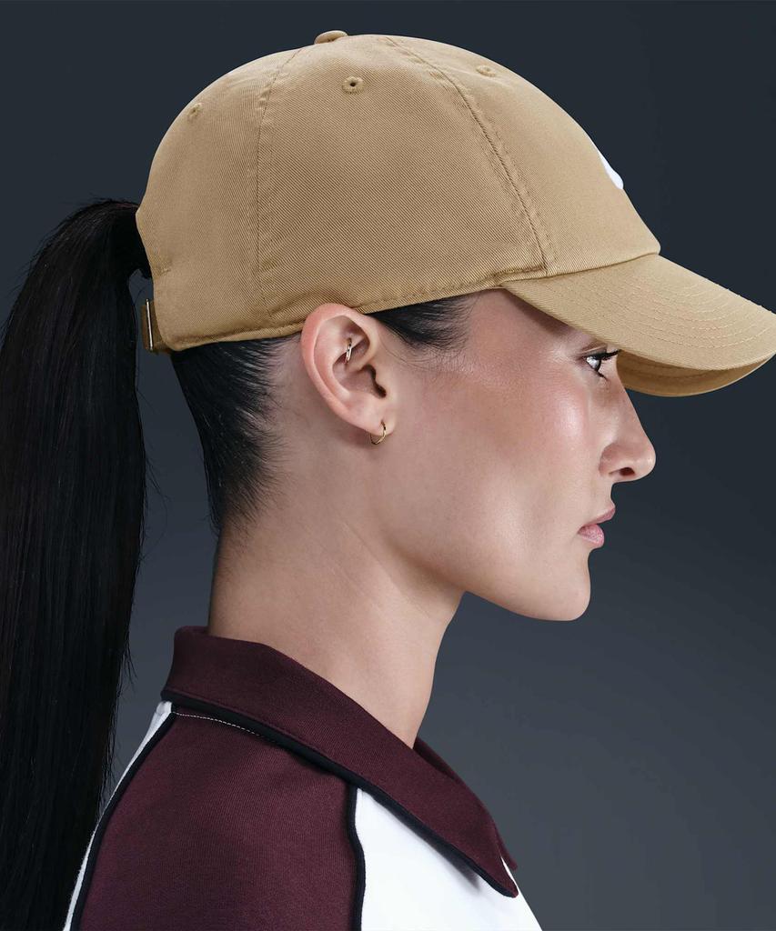 Nike Клубная неструктурированная кепка Futura Wash - Парашютный бежевый:Белый / Fb5368-297