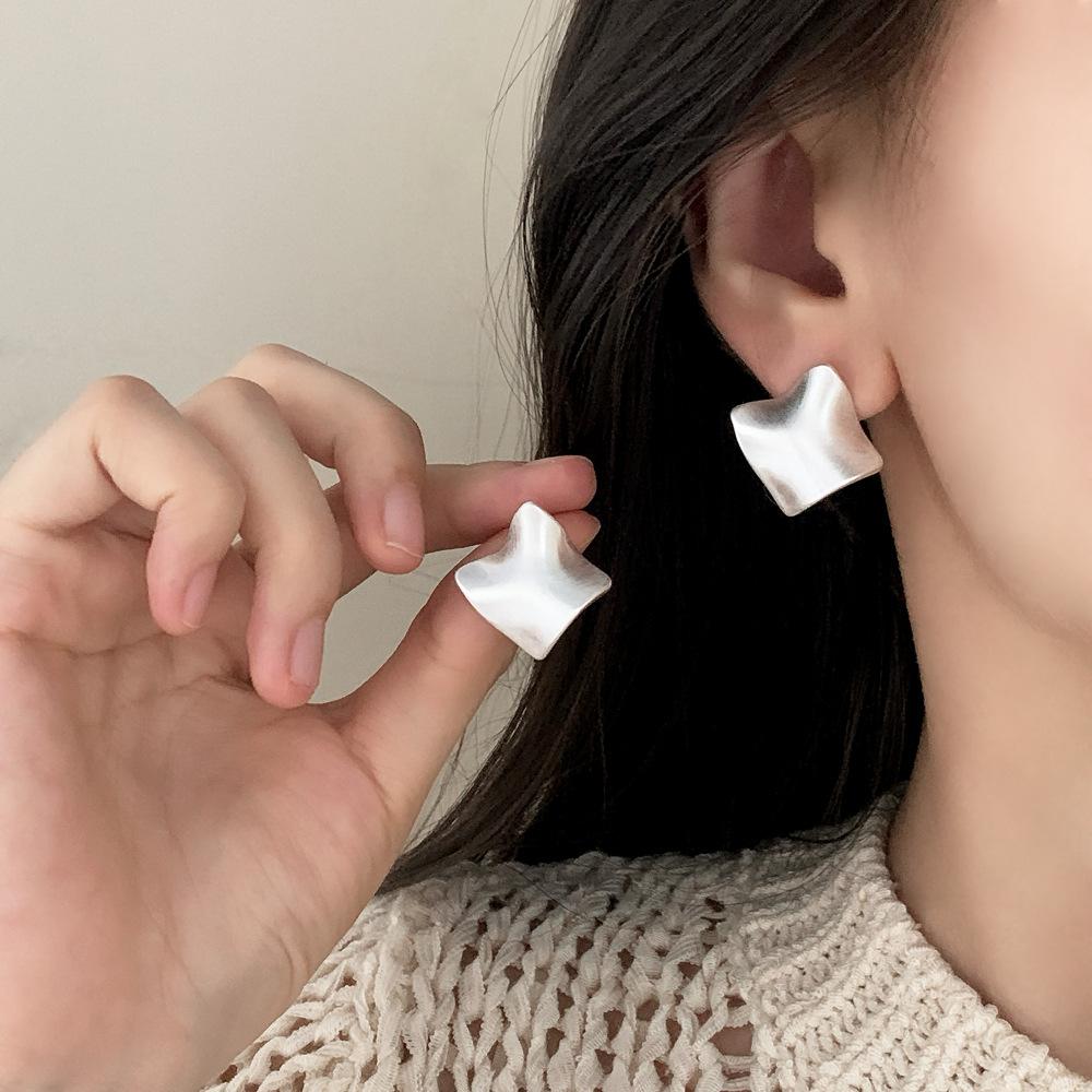 Fashionable, Light Luxury Temperament, Irregular Folds, Brushed Earrings, Personalized, Niche, High-end, Versatile Earrings for Women