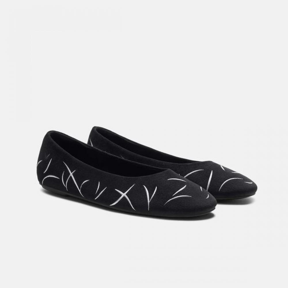 Vivaia Black Embroidery