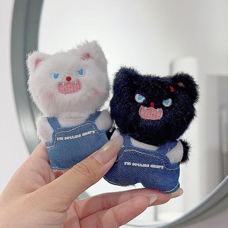 Plush Angry Cat Keychain With Denim Overalls For Anime Collectors And Gift Givers