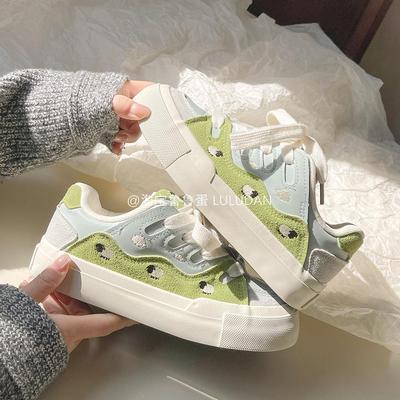 Женские весенние кроссовки в корейском стиле на толстой подошве - шикарные и универсальные.