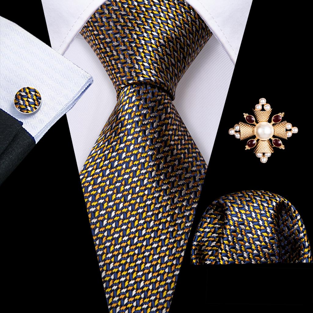 Комплект для мужчин: галстук, брошь и карманный платок