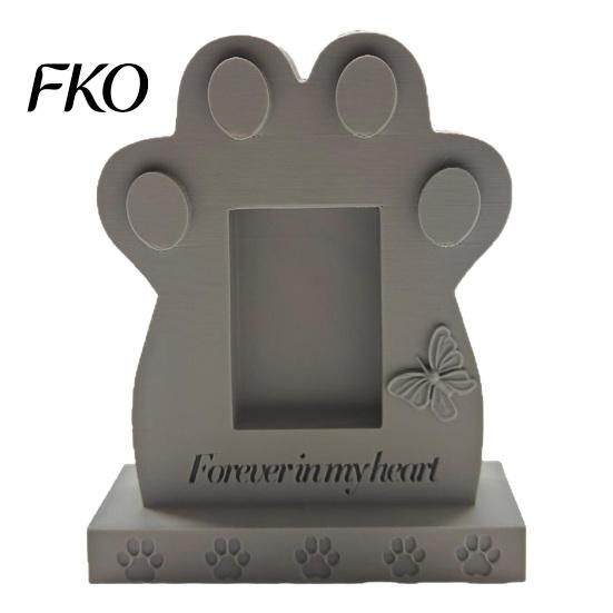3D Butterfly Pattern Ornament Tombstone Dog Memorial Stone, with Built-in Photo Card Slot, And Pet Memory Display Frame Paw Design,