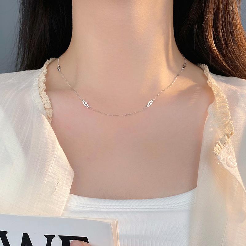 Корейская версия ожерелья «Свиной нос» для женщин с простым темпераментом, легкой роскошью и первоклассным дизайном. Цепочка на ключицу.