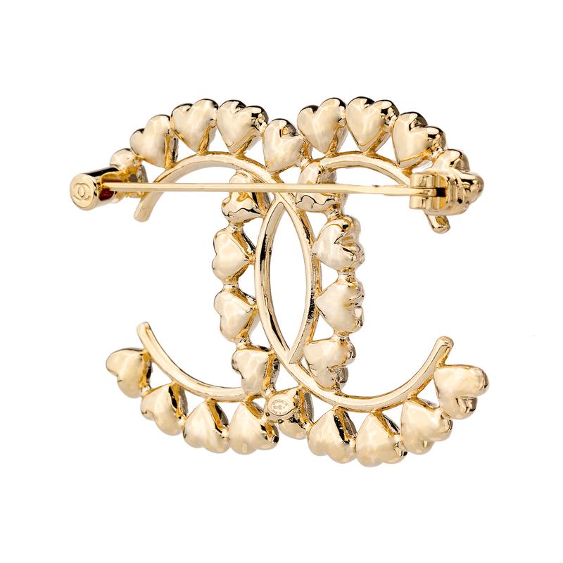 Chanel [Новинки Весна-Лето 2023] Классическая Металлическая Брошь с Декором Двойное С Сердцем Женский Стиль