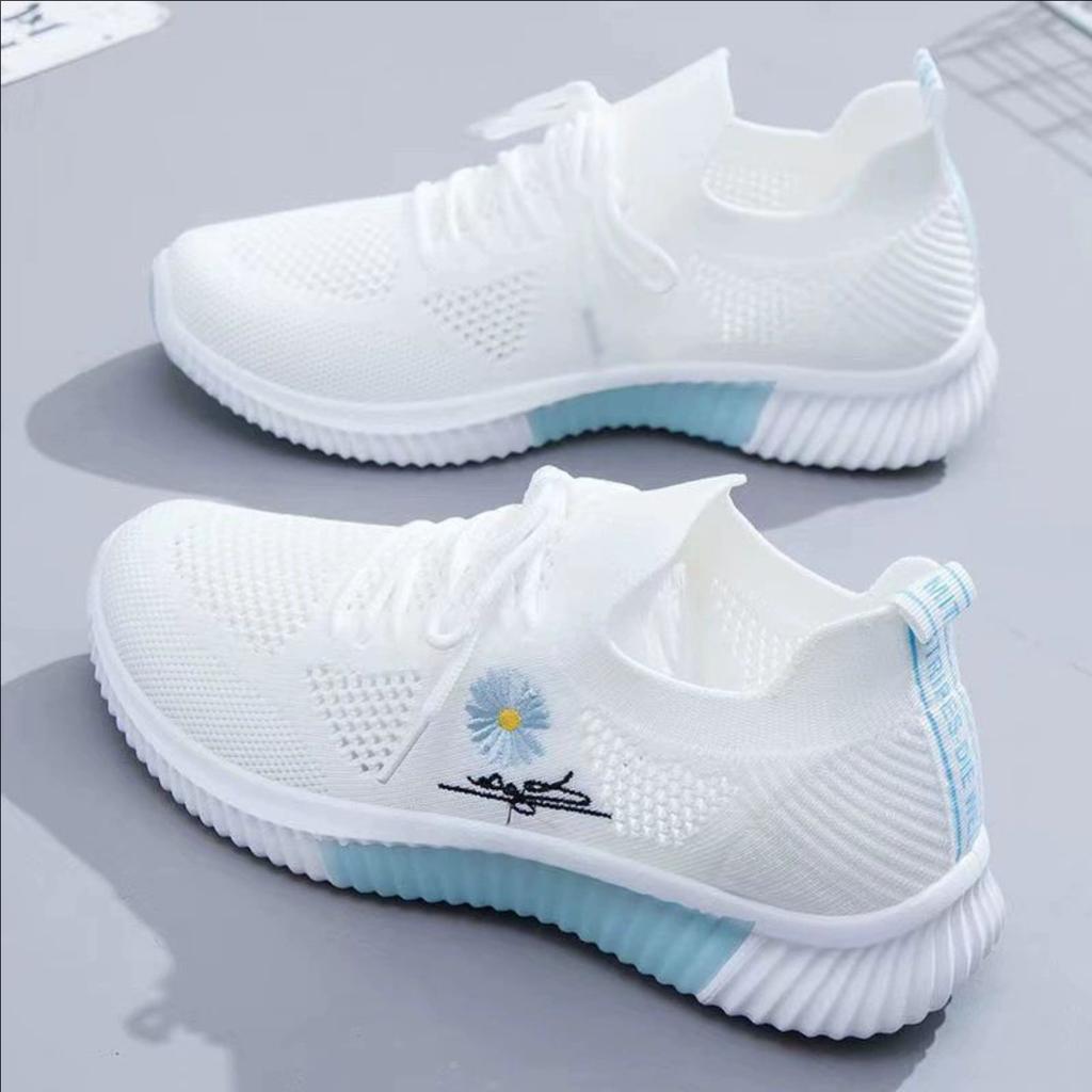 New Women's Breathable Low Cut White Shoes with Soft Soles for Spring and Summer Fly Woven Casual Women's Shoes
