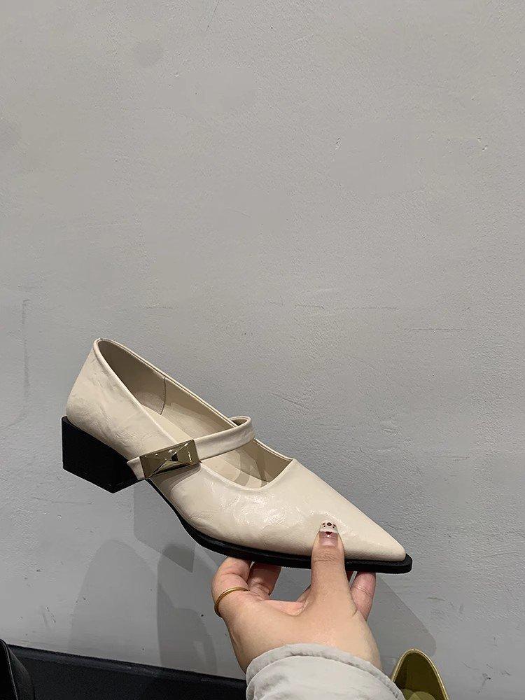 [Ушилай] Французские туфли Мэри Джейн с острым носком, женские, весна 2025, новая модная модель, универсальные одинарные туфли с мелким вырезом