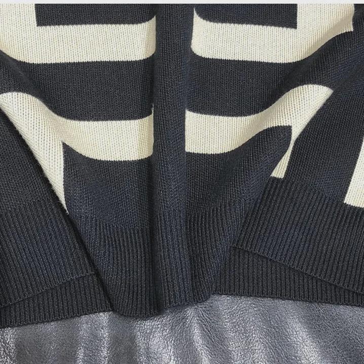 Мужская облегающая повседневная трикотажная футболка с коротким рукавом и геометрическим узором для весны и осени.