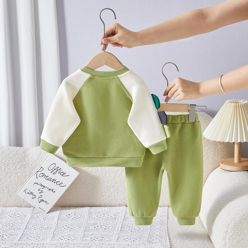 2025 Autumn Baby Boy Green Dinosaur Two-Piece Set: Long Sleeve & Pants for Casual Outings