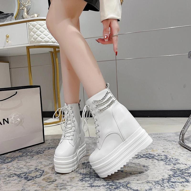 Мода 12 см Новые женские ботильоны Кожаная толстая подошва Мотоциклетные ботинки Женские Осенние Весенние Цепь Высокая платформа Обувь Женщина Большой размер 42