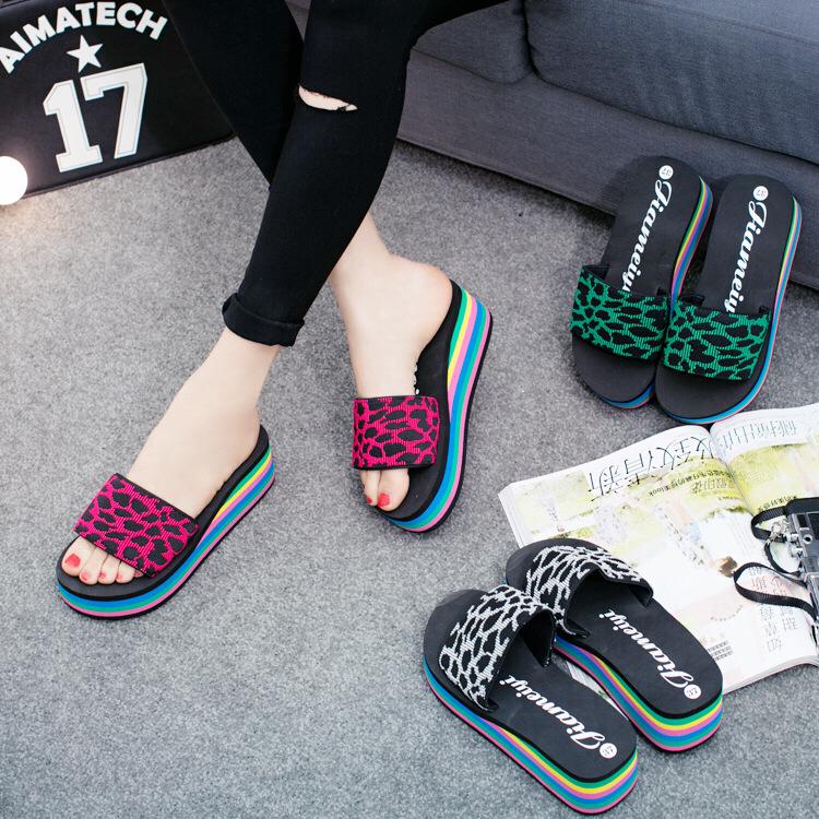 Женские летние модные корейские повседневные сандалии на плоской подошве 2017 года - модные шлепанцы на платформе