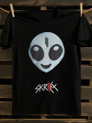 Графическая футболка Skrillex