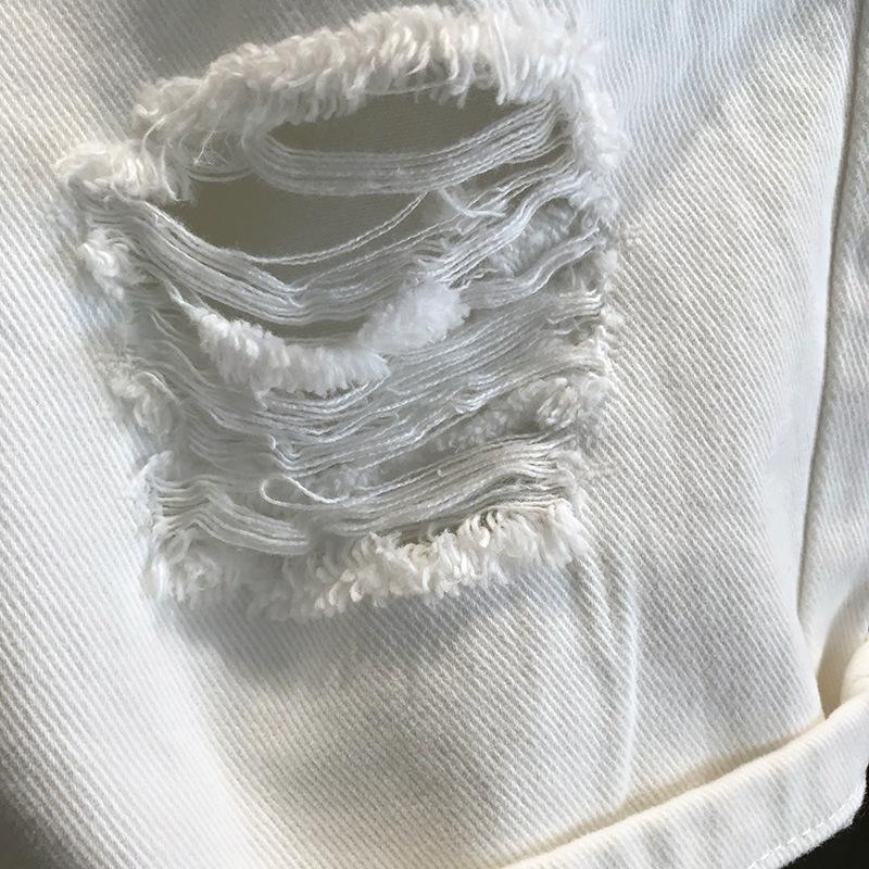 «Мужские белые рваные джинсовые шорты 2024 года из уличной моды Гонконга — повседневный летний тренд»