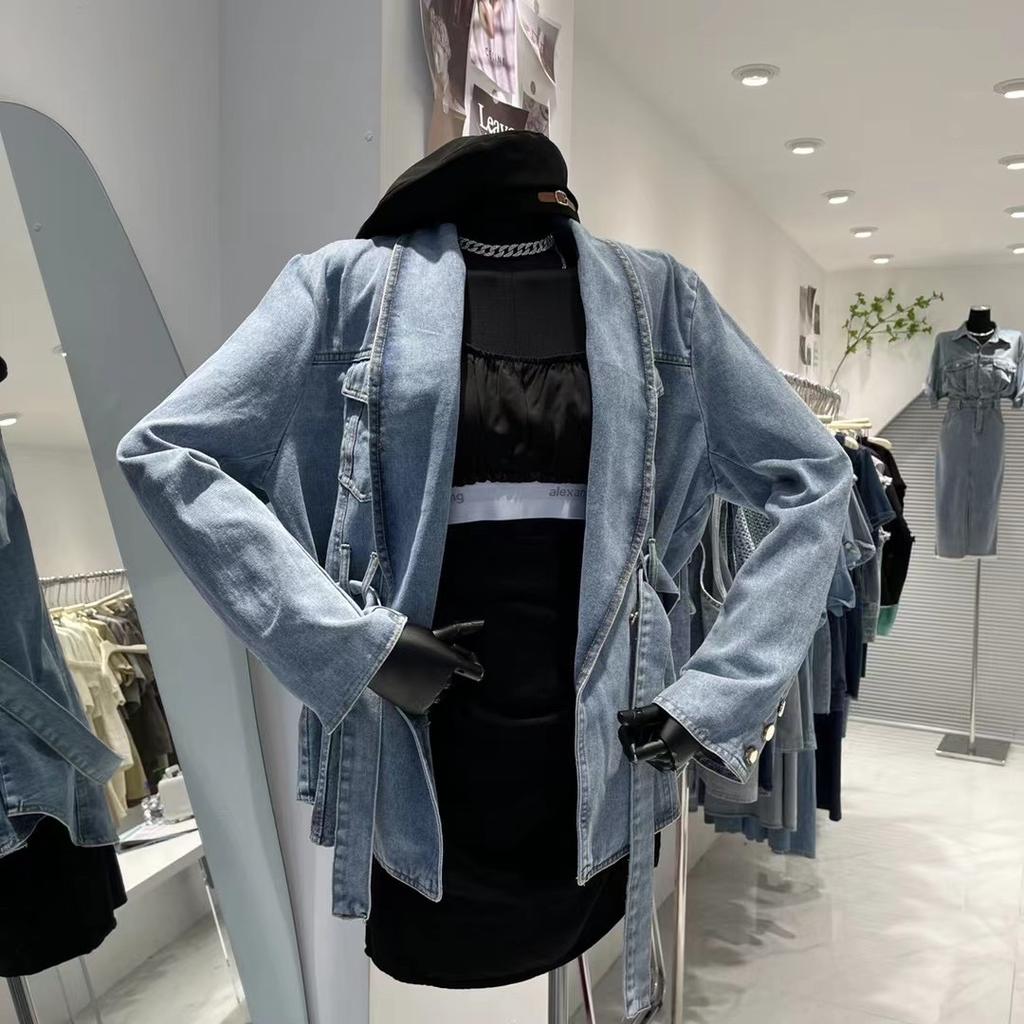 Осенняя новая корейская версия двубортной джинсовой куртки с тонким поясом на талии и краем листа лотоса с v-образным вырезом