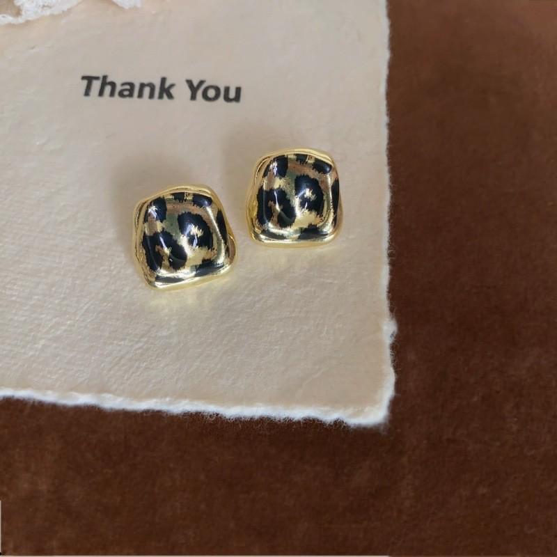 Женские круглые флокированные серьги-кольца с леопардовым принтом: Уникальные европейские statement-серьги Осень/Зима для визуально меньшего лица