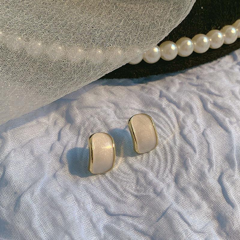 Women Girls Korean Style Camellia Baroque Pearl Earrings Fashion Vintage Jewelry Bow Heart Shape Elegant Lady Ear Rings Ear Clip